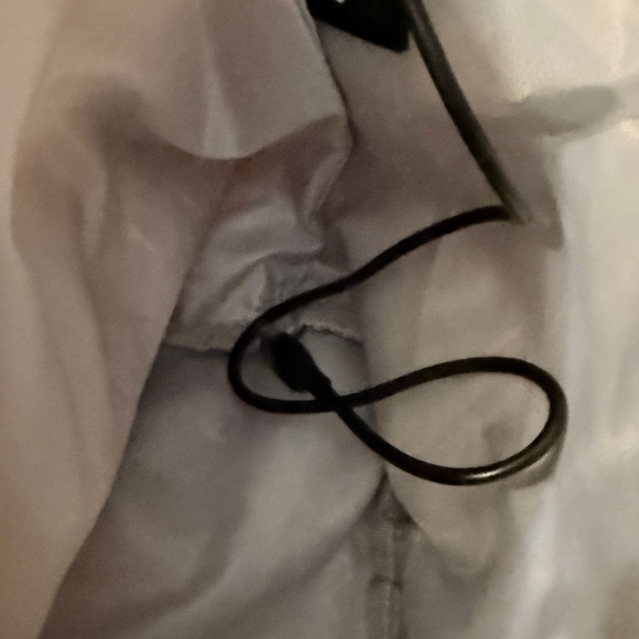 $15 (ππΌππ πΎππΌππΎπ)ETRONIK BIEGE GYM/USB DUFFEL BAG - Picture 5 of 16